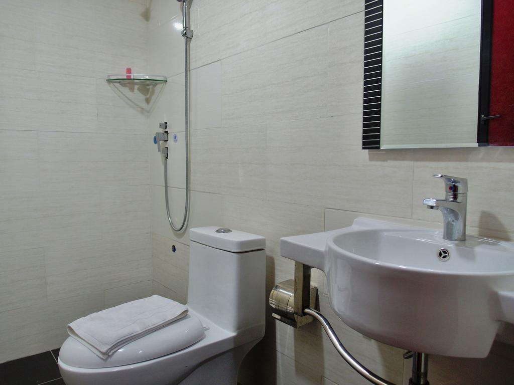 Classic Kinabalu Hotel Kota Kinabalu Exteriör bild