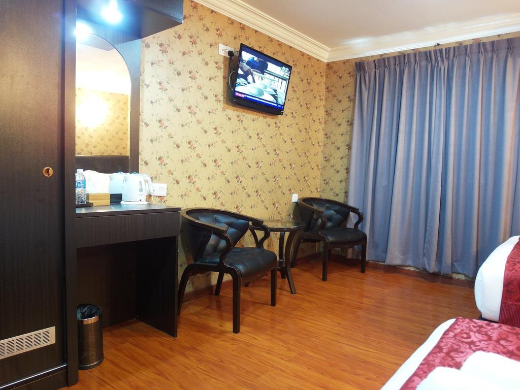 Classic Kinabalu Hotel Kota Kinabalu Exteriör bild