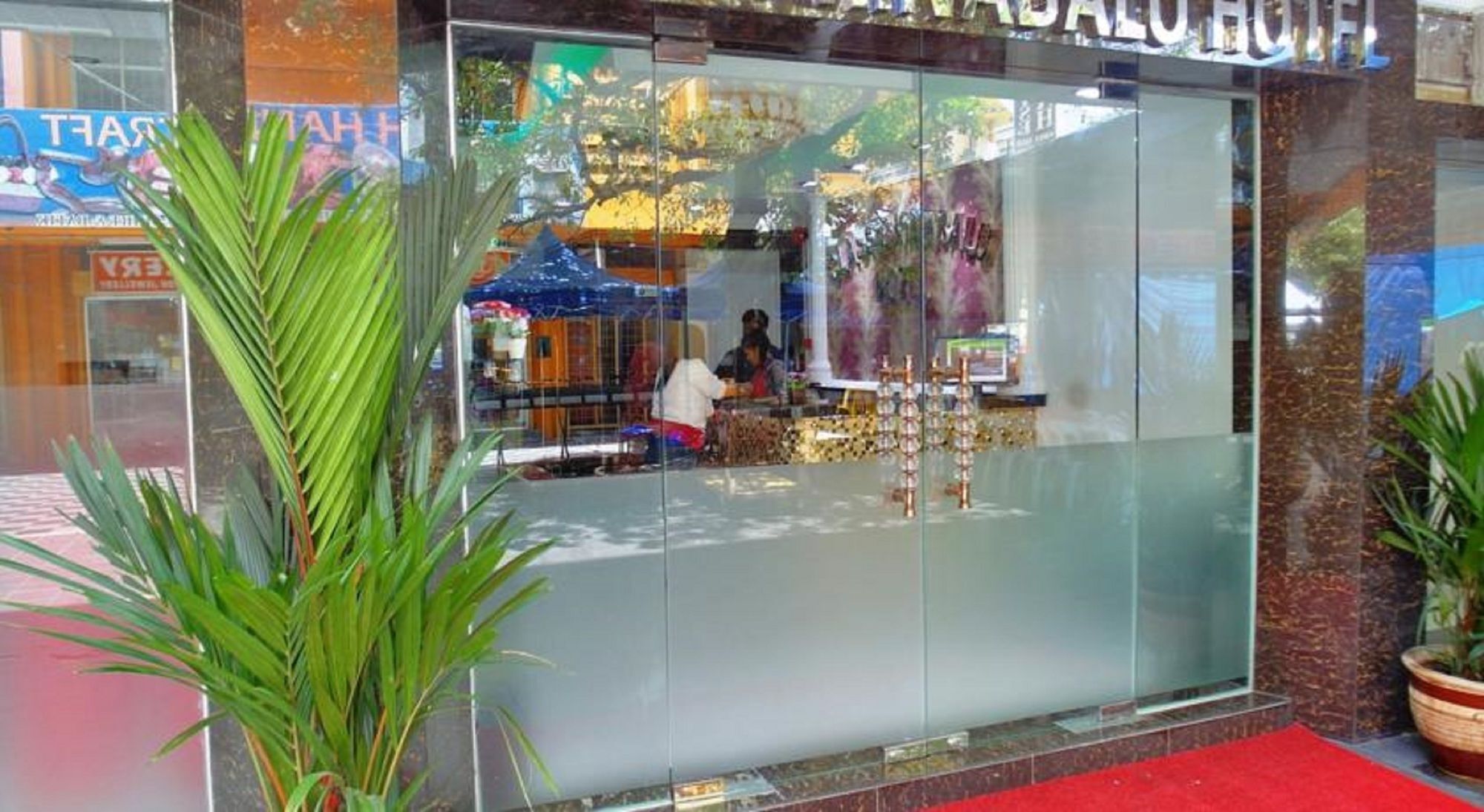 Classic Kinabalu Hotel Kota Kinabalu Exteriör bild