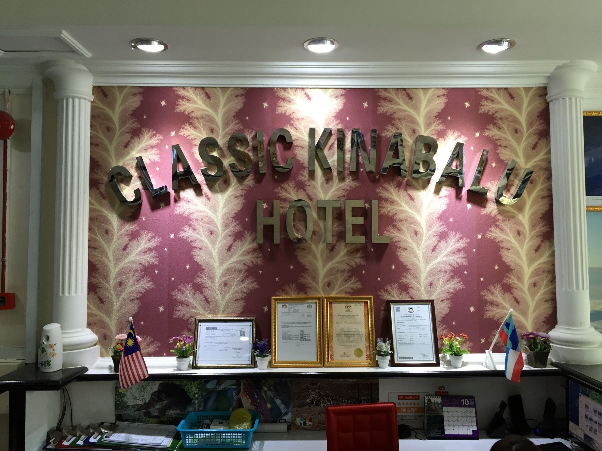 Classic Kinabalu Hotel Kota Kinabalu Exteriör bild