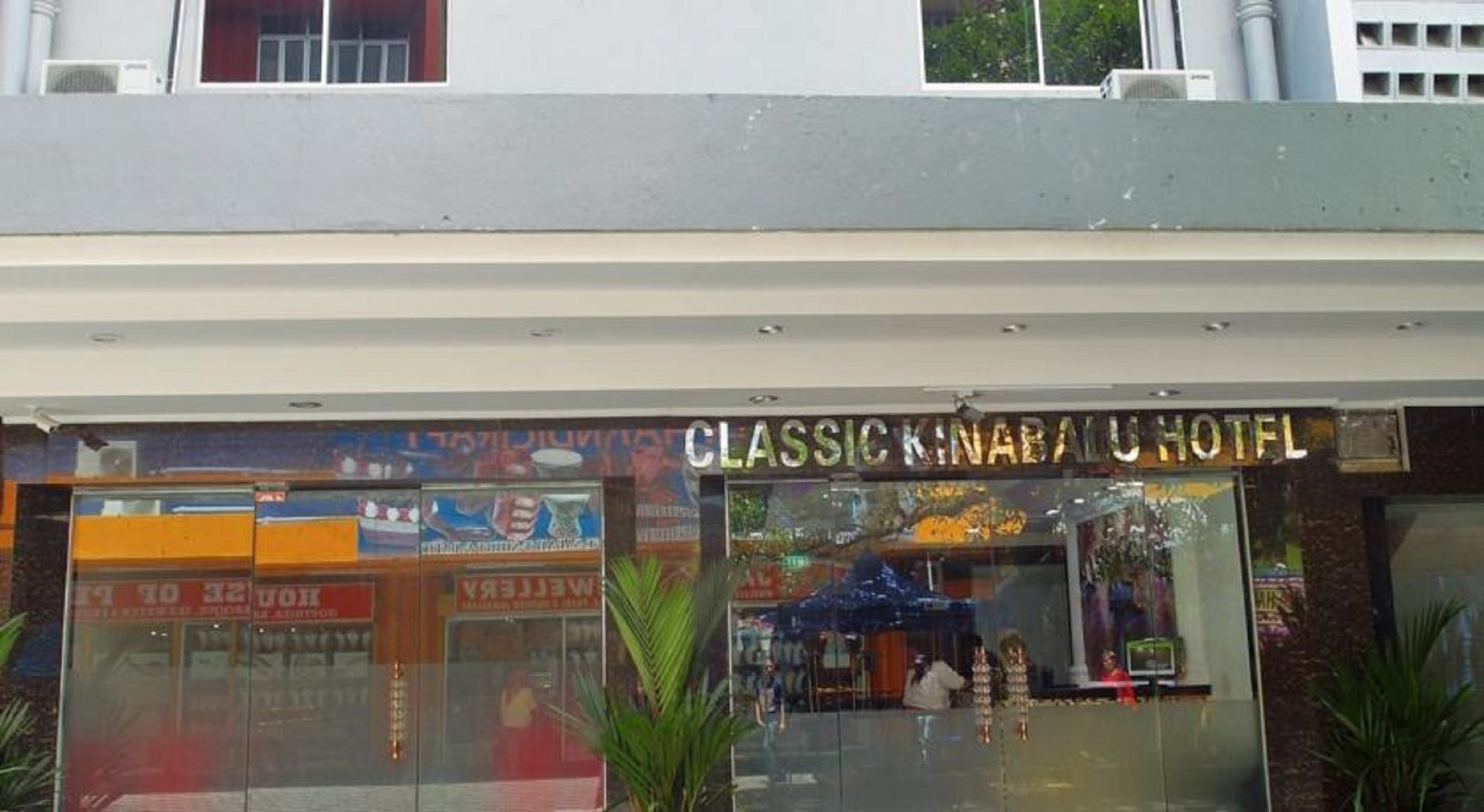 Classic Kinabalu Hotel Kota Kinabalu Exteriör bild